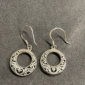 ✨925 Sterling Sass Drop Earrings Alert ✨
